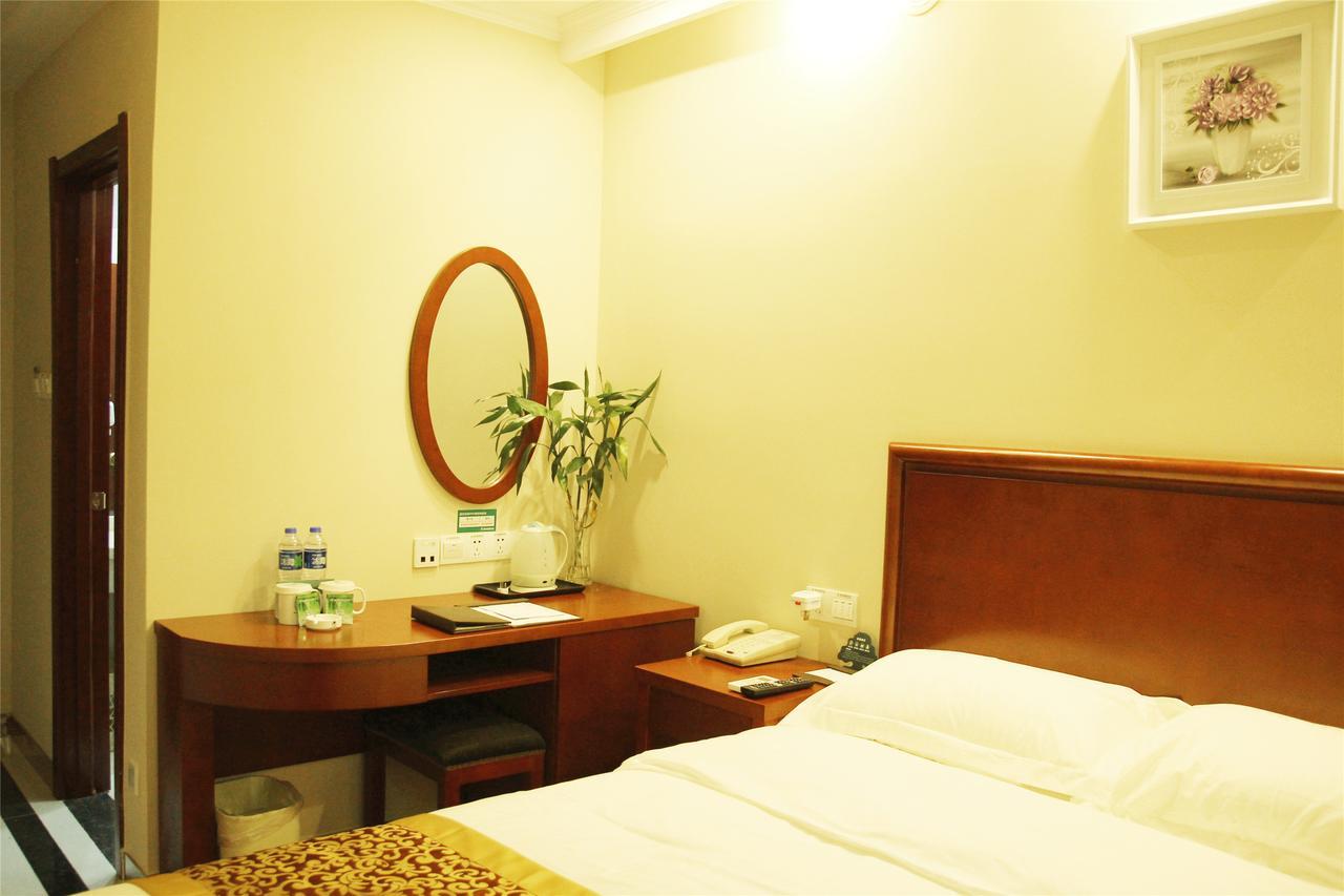 Greentree Inn Shanghai Minhang District Beiqiao Subway Station Express Hotel Bagian luar foto